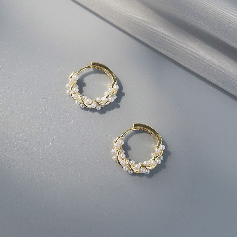 Pearl Earrings Autumn And Winter Special-interest Design Bead Eardrops Earrings New Elegant Circle Ear Clip Women